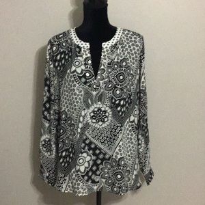 Black/White “Loft Outlet” Tunic - Size M